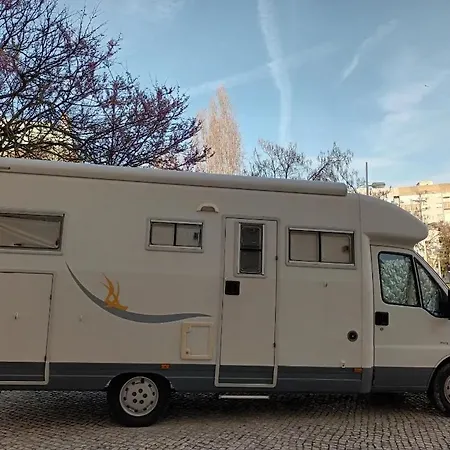 Poly Campervan Campsite *