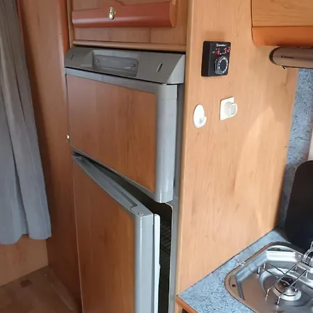 Camping Poly Campervan *